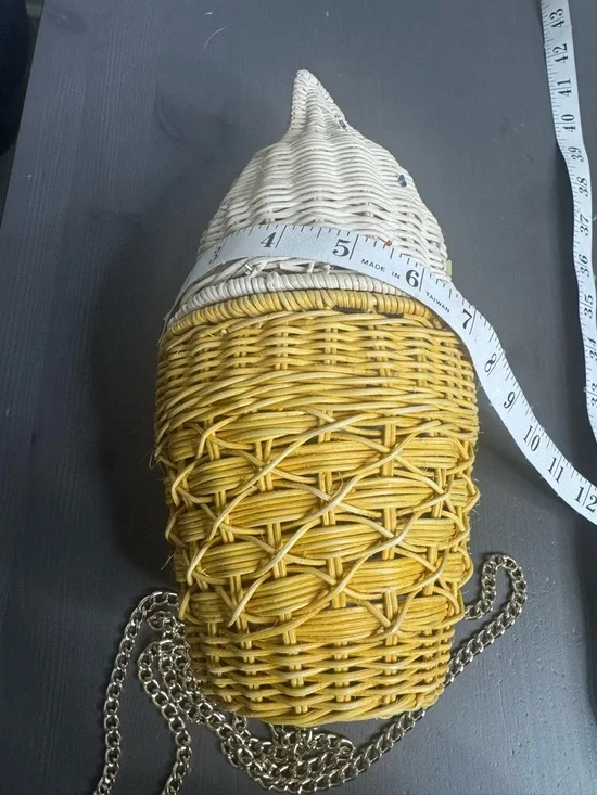 Betsey Johnson Wicker Ice Cream Cone Crossbody Bag Chain Shoulder Sprinkles - Picture 7 of 8